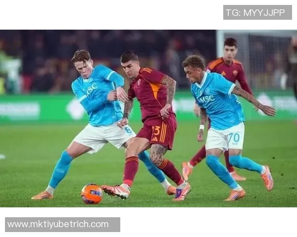 万名那不勒斯球迷现场助威罗马警方面临巨大安保压力